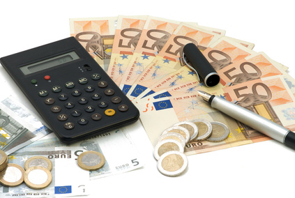 Geld, Rechner, Füller